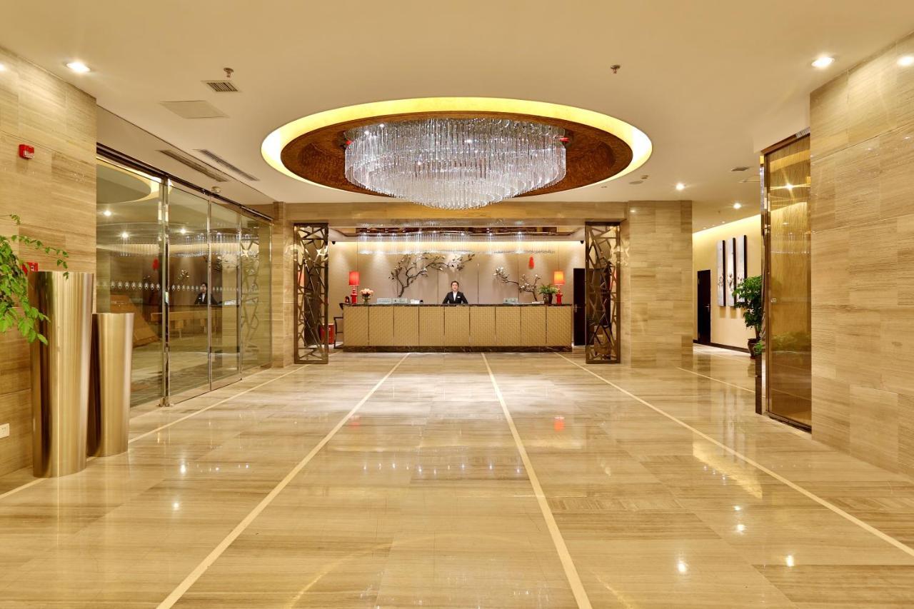 Minshan Yuanlin Grand Hotel Чунцин Интериор снимка